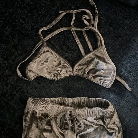 Foxblood Chrome Lounge Set - Picture 4 of 4